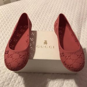 Girls Gucci Rubber pink shoe -size 32